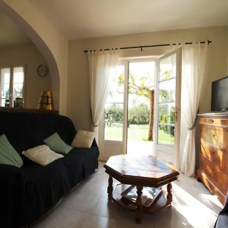 Nyaraló House Chez Sauces 3 *